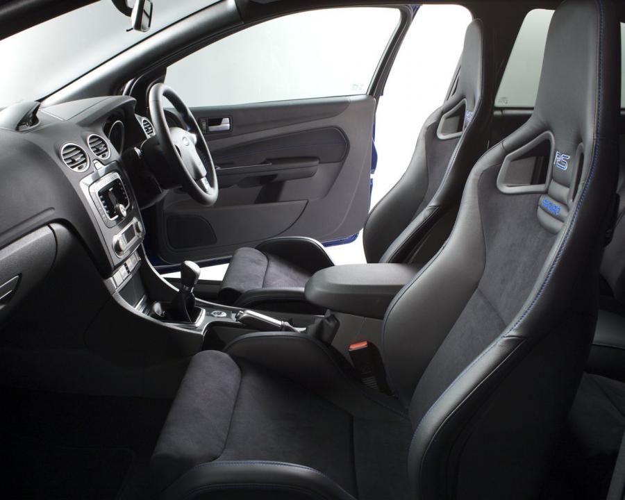  Ford Focus RS 2009 года  (фото 25 из 105)